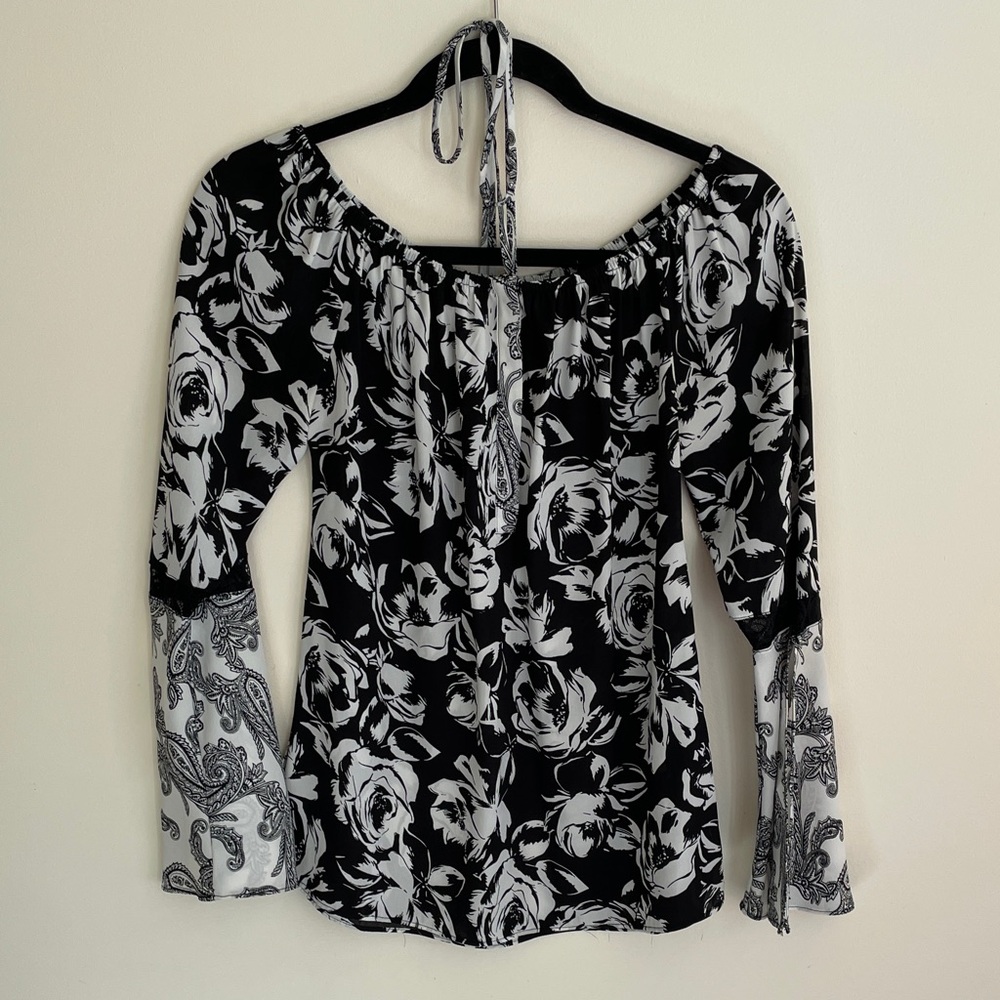 White House Black Market Floral Black and White Off The Shoulder Top Size XXS